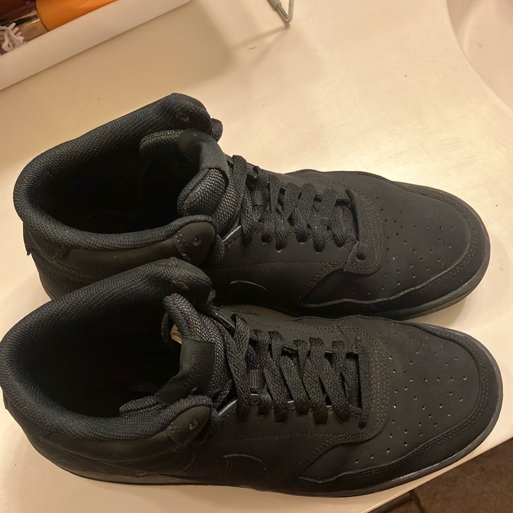 Nike Black High-Top Sneakers Minimalist Design. Very good condition.